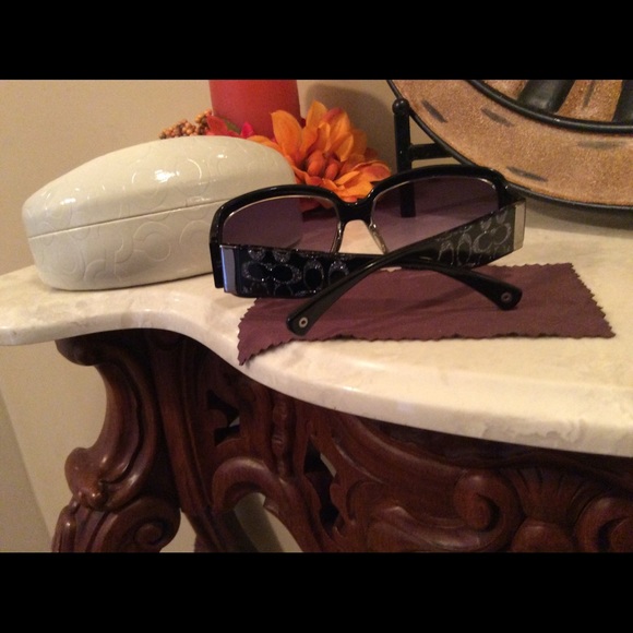Coach Accessories - Beautiful Coach Shades w/ Case